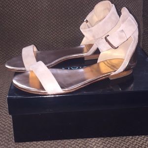 Guess by Marciano sandals
